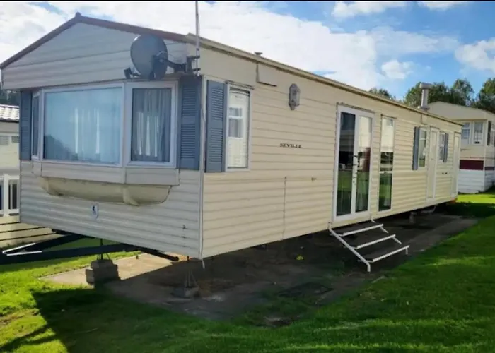 2 Bedroom Caravan With Sea Views
