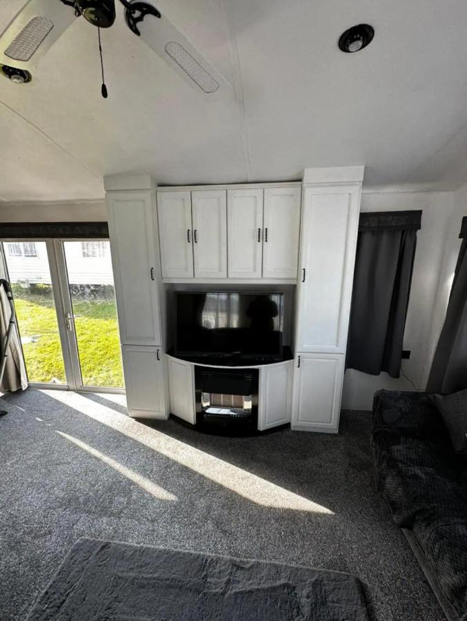 2 Bedroom Caravan With Sea Views * Eastchurch