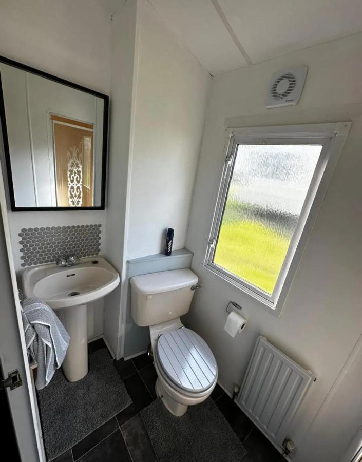 2 Bedroom Caravan With Sea Views