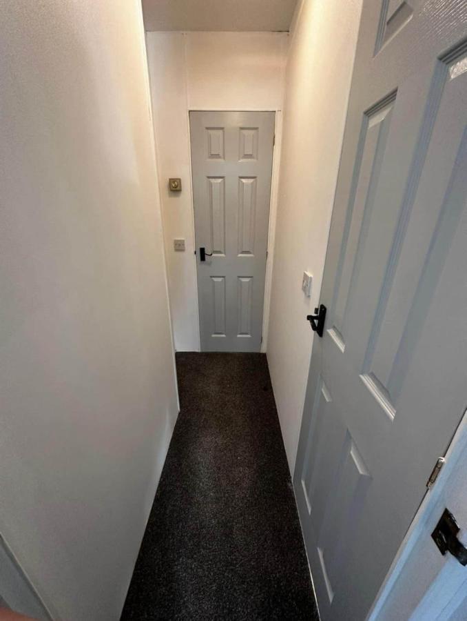 2 Bedroom Caravan With Sea Views Eastchurch
