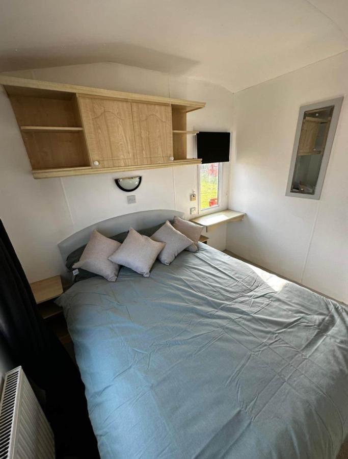 2 Bedroom Caravan With Sea Views