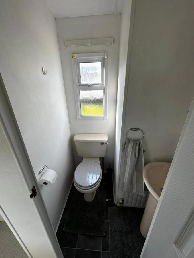 2 Bedroom Caravan With Sea Views * Eastchurch